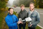 Angehende Ingenieure mit ihrem Projekt "Ghostbuster" (Foto: Oliver Dietze)